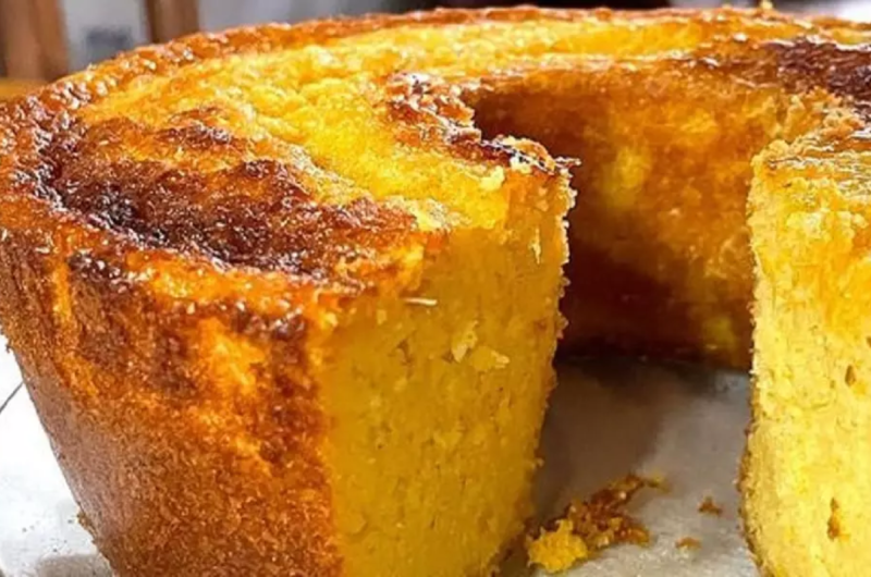 Bolo de milho de lata no liquidificador